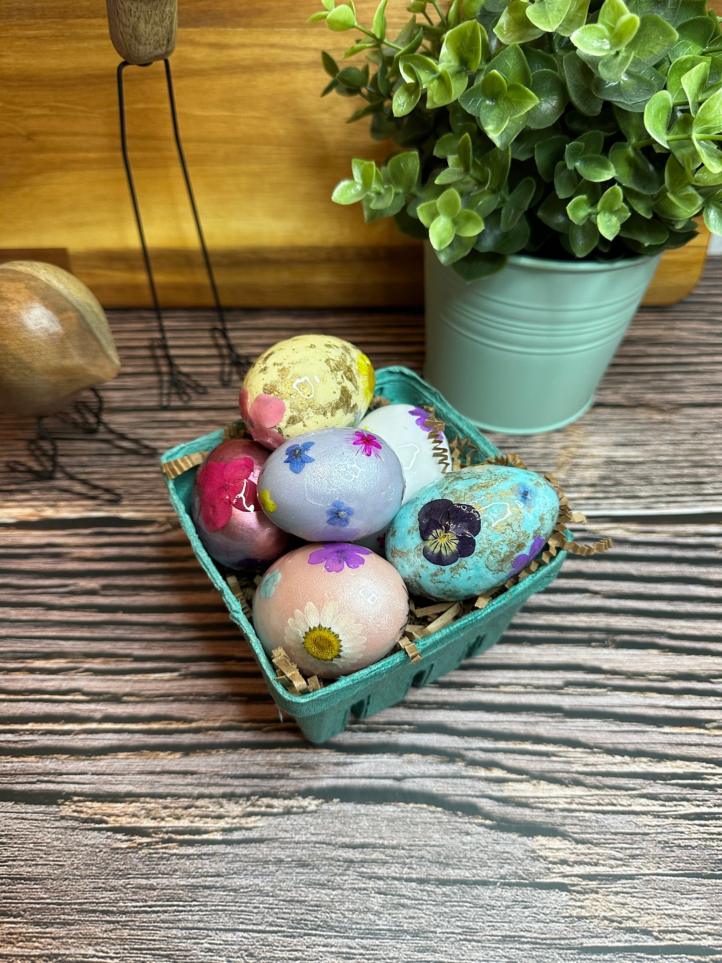 Fancy Easter Egg Decor with Pressed Flowers