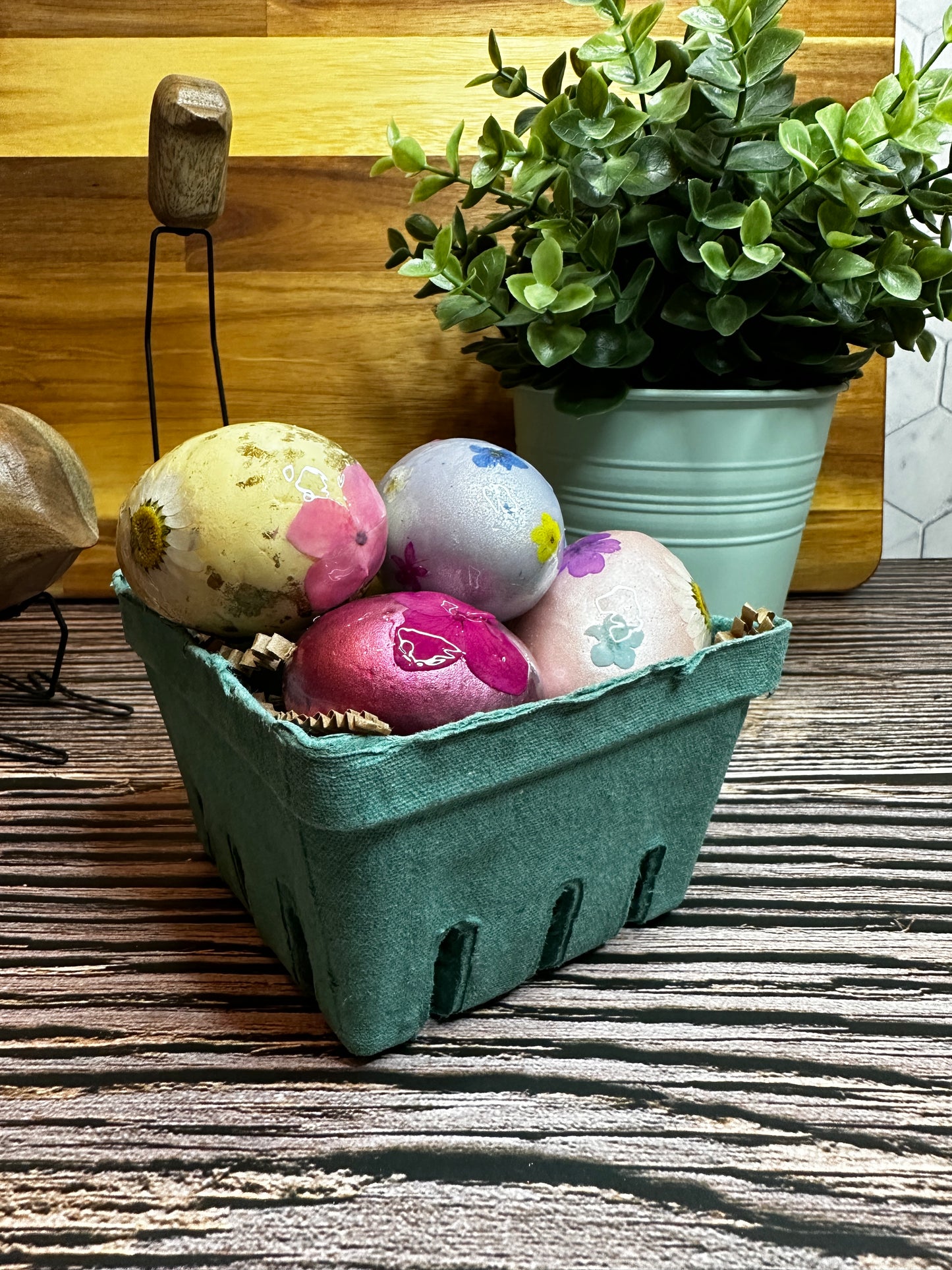 Fancy Easter Egg Decor with Pressed Flowers